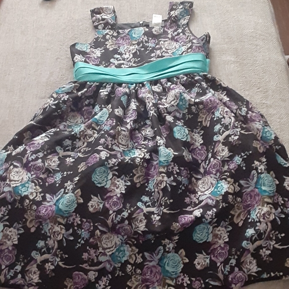 Cute flower Easter, sunday best dress!💜🌸 - Picture 1 of 3